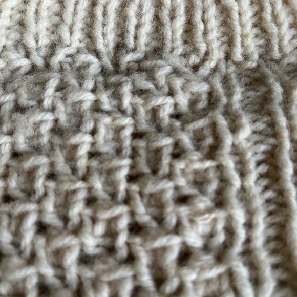 Handmade vintage fisherman’s cable knit sweater with vintage buttons - Picture 10 of 16